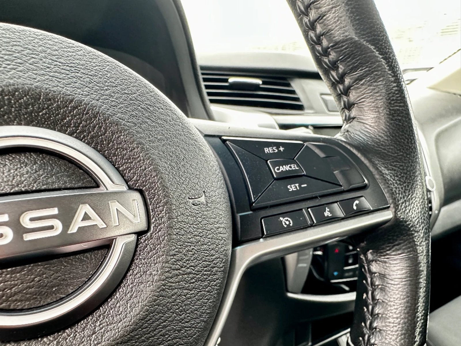 Nissan Navara 2023 - Imagen 20 de 20