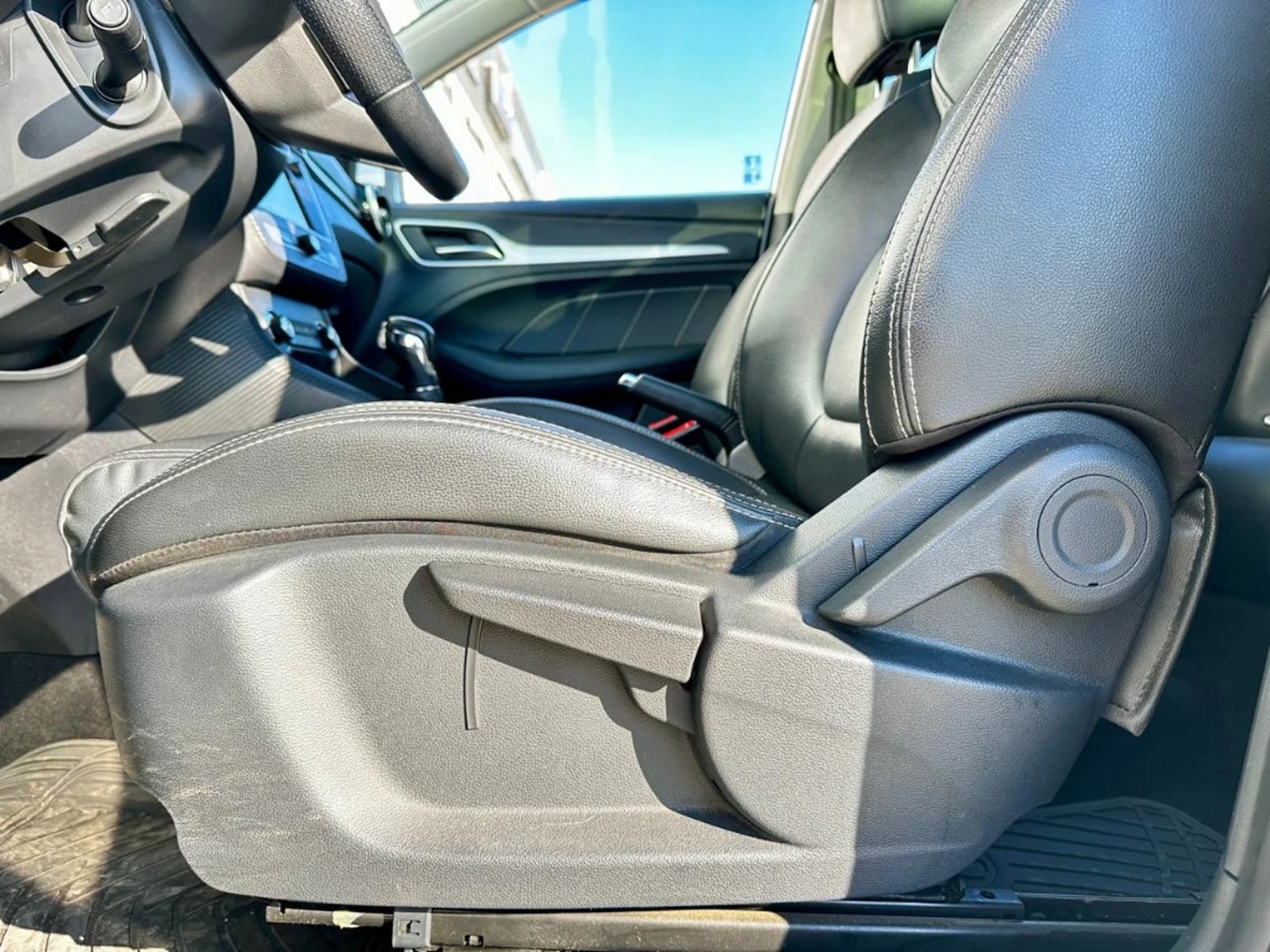 MG Zs 2023 - Imagen 18 de 20