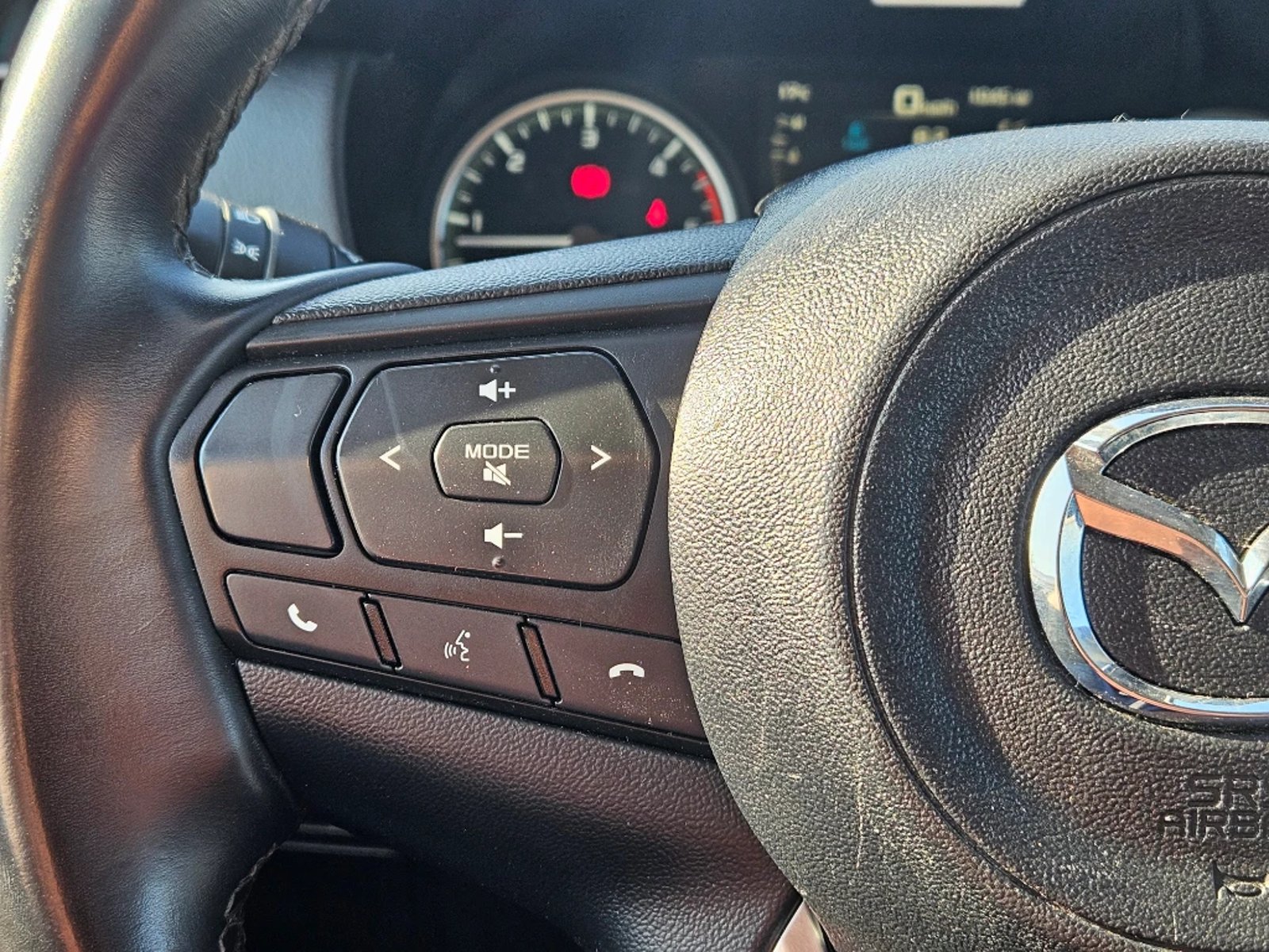 MAZDA BT-50 2023 - Imagen 19 de 20