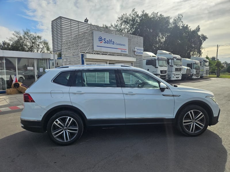Volkswagen Tiguan 2023 - Imagen 4 de 20