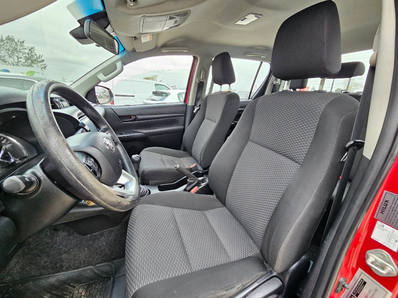 TOYOTA HILUX 2023 - Imagen 18 de 20