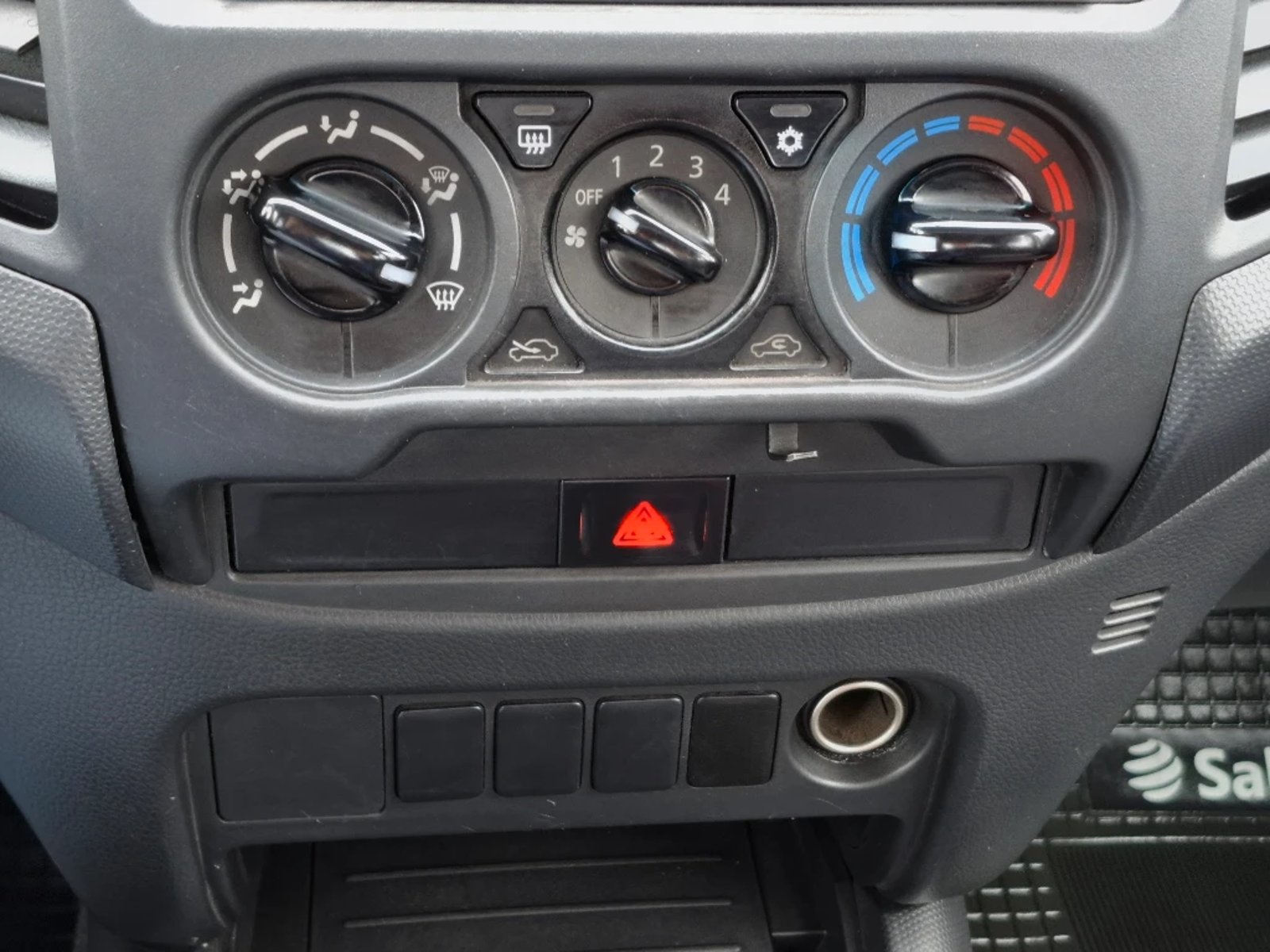 MITSUBISHI L200 2022 - Imagen 18 de 20
