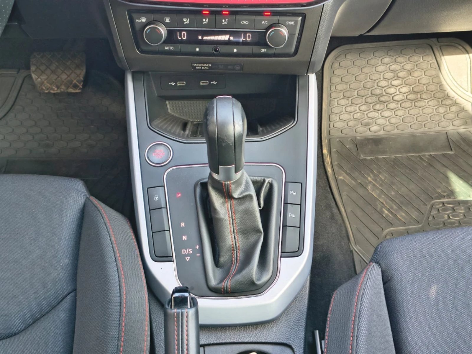 SEAT Arona 2023 - Imagen 15 de 20