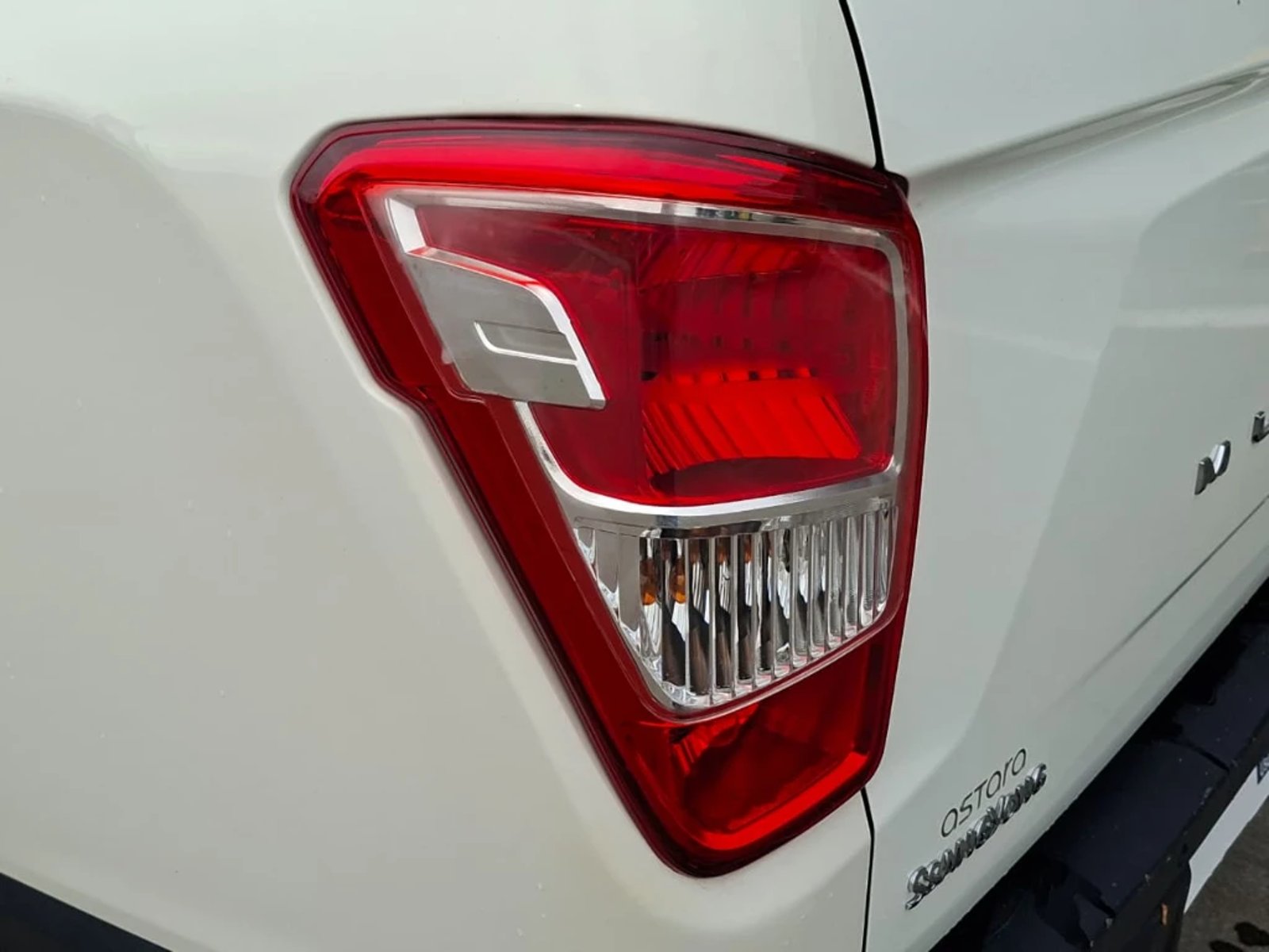 SSANGYONG GRAND MUSSO 2023 - Imagen 10 de 20