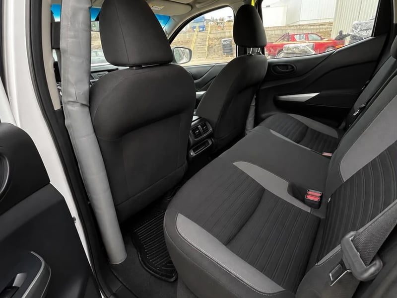 Nissan Navara 2023 - Imagen 16 de 18