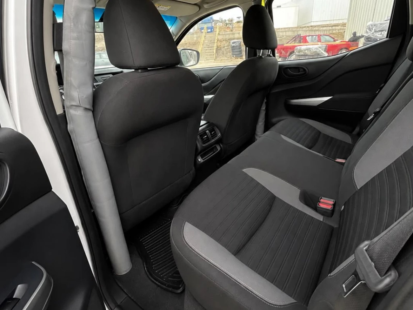 Nissan Navara 2023 - Imagen 15 de 17