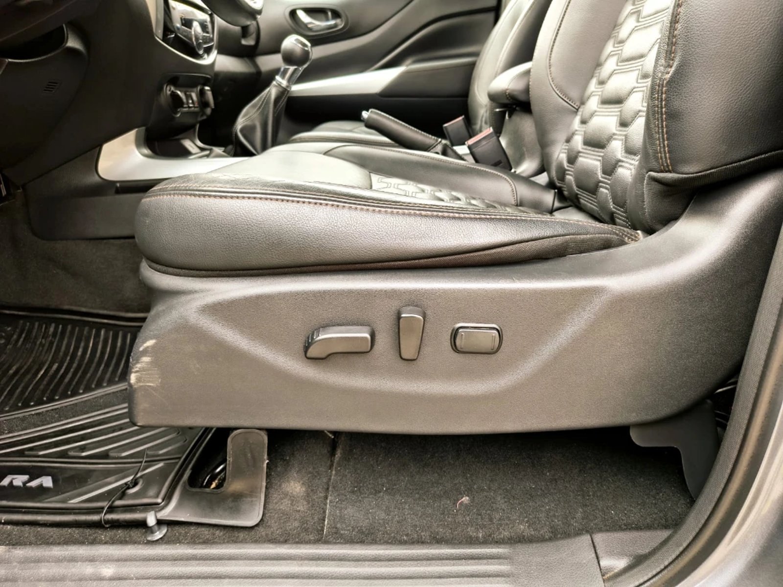 NISSAN NAVARA 2023 - Imagen 13 de 20