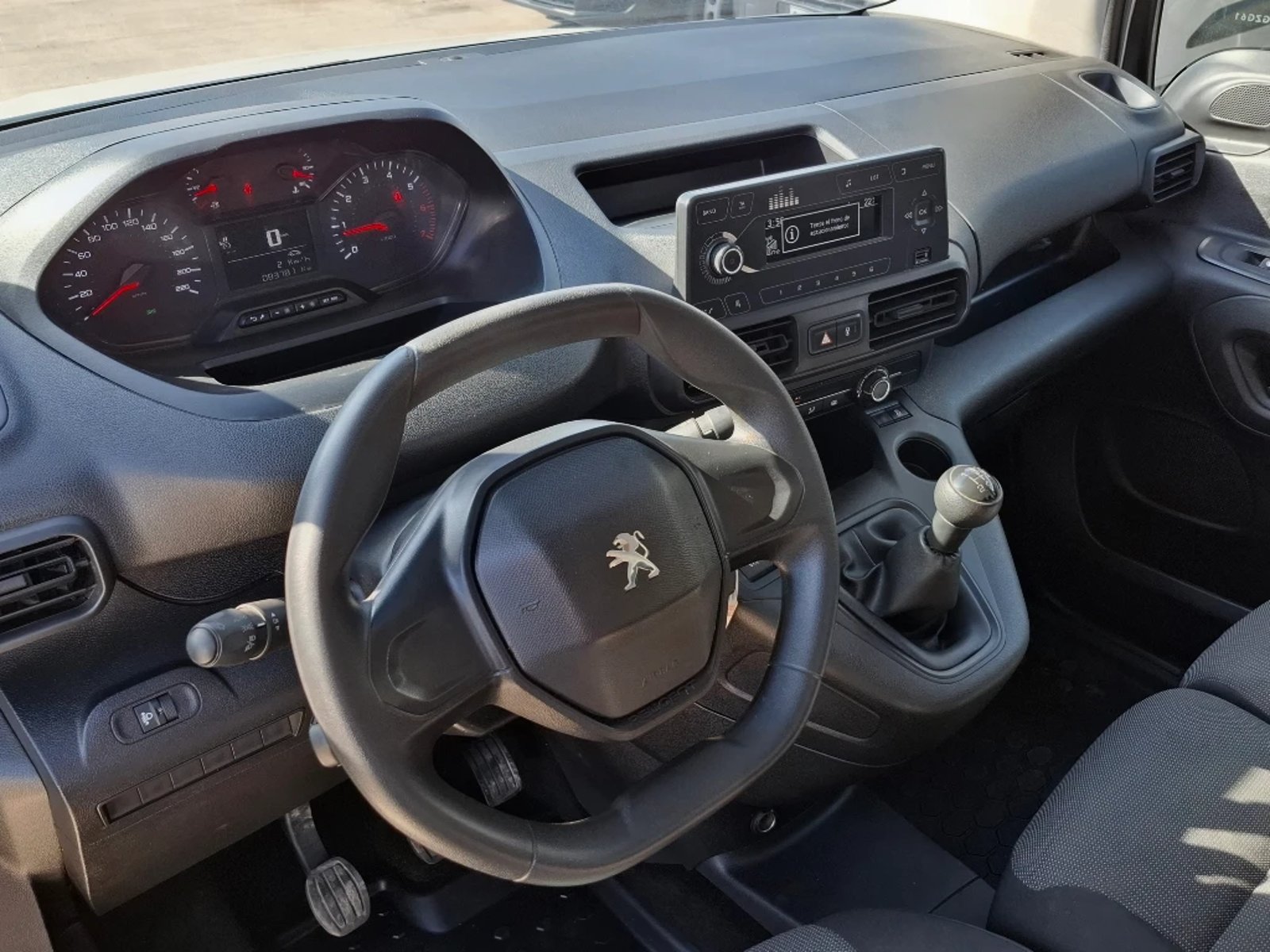Peugeot Partner 2023 - Imagen 10 de 20