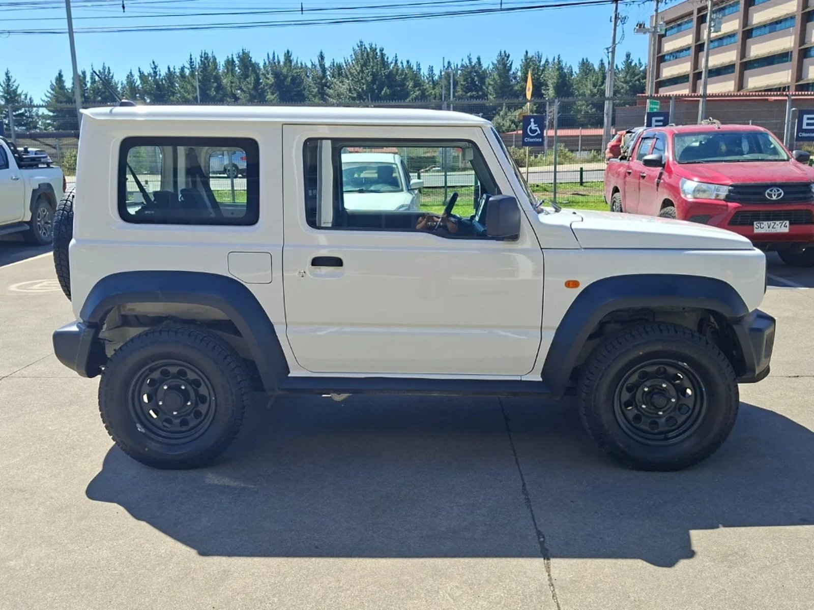 SUZUKI JIMNY 2023 - Imagen 5 de 20