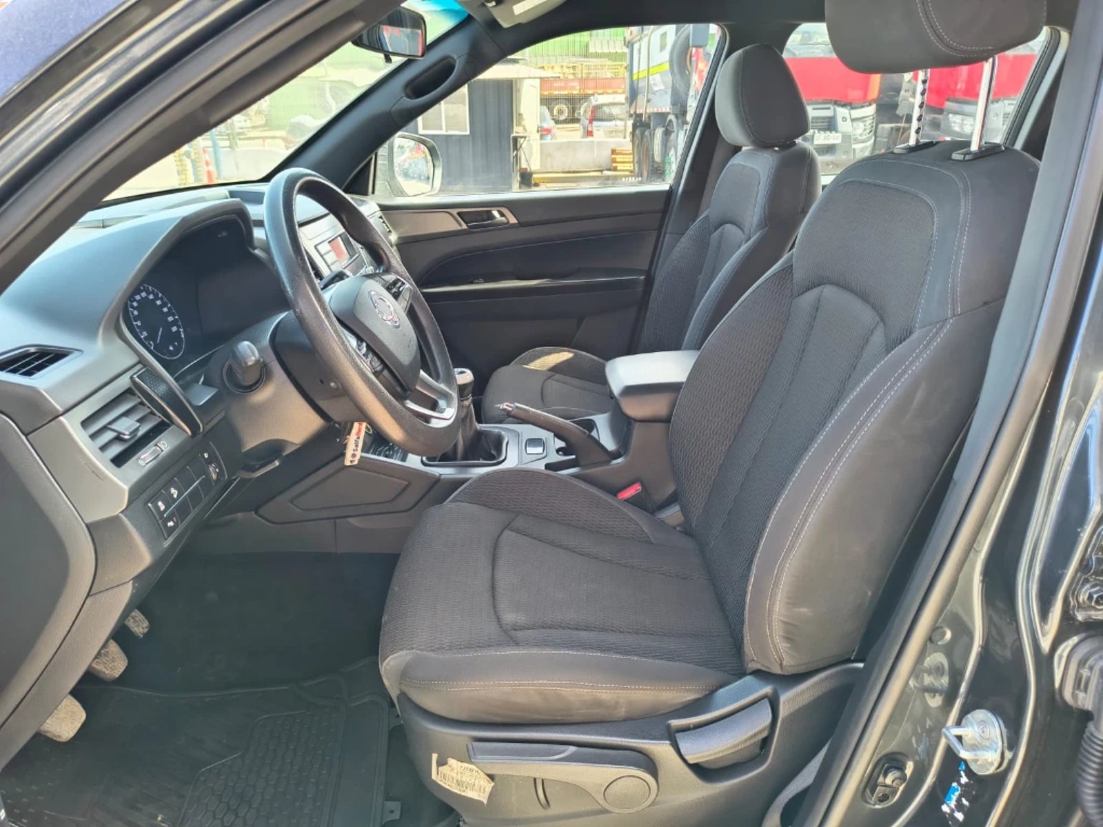 SsangYong Grand musso 2023 - Imagen 19 de 20