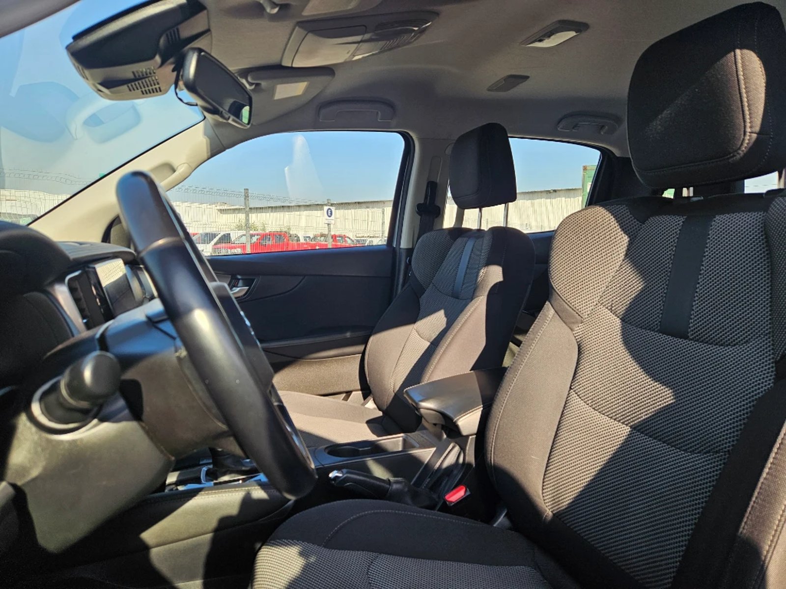 MAZDA BT-50 2023 - Imagen 12 de 20