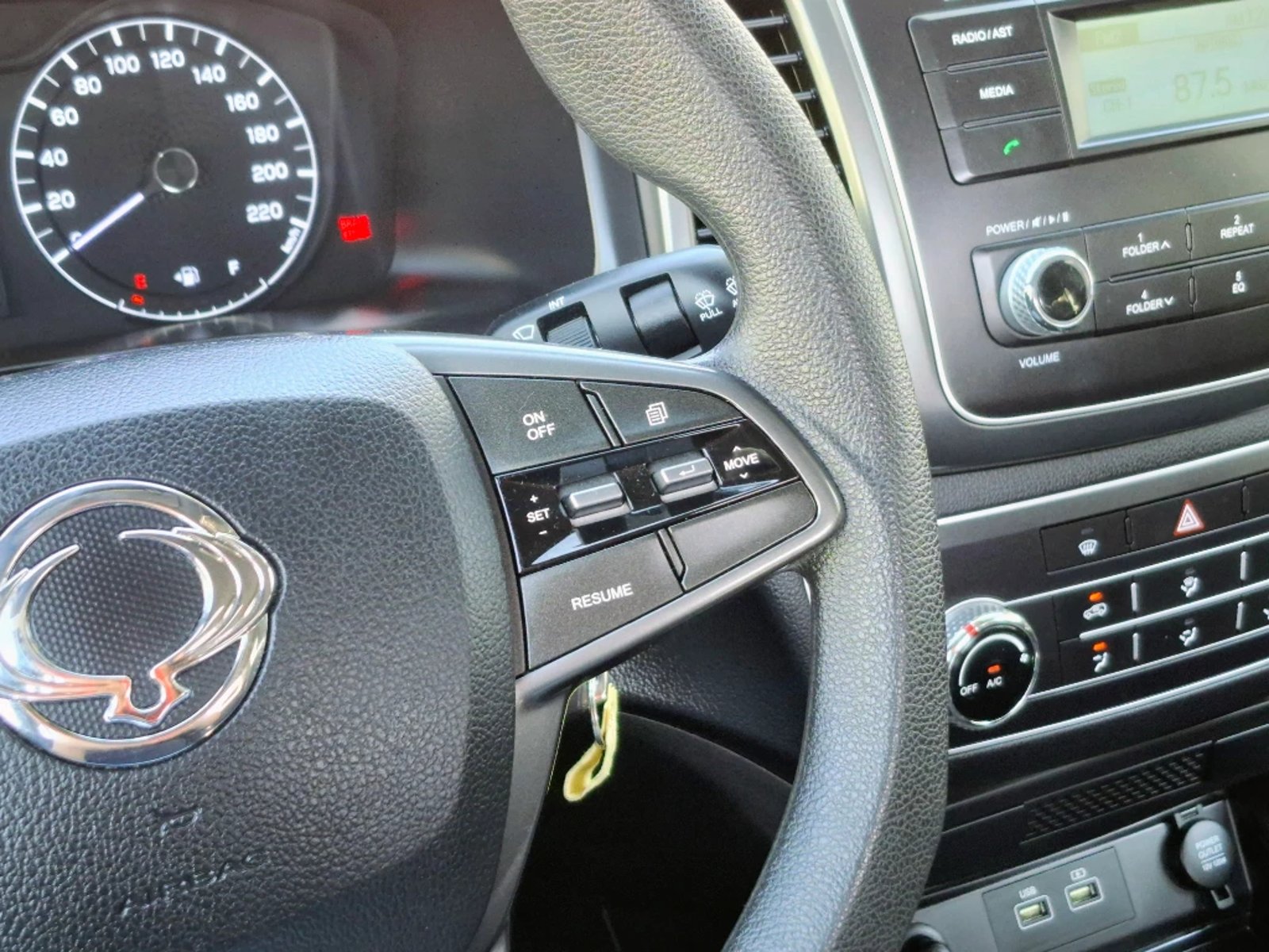 SSANGYONG GRAND MUSSO 2024 - Imagen 17 de 20