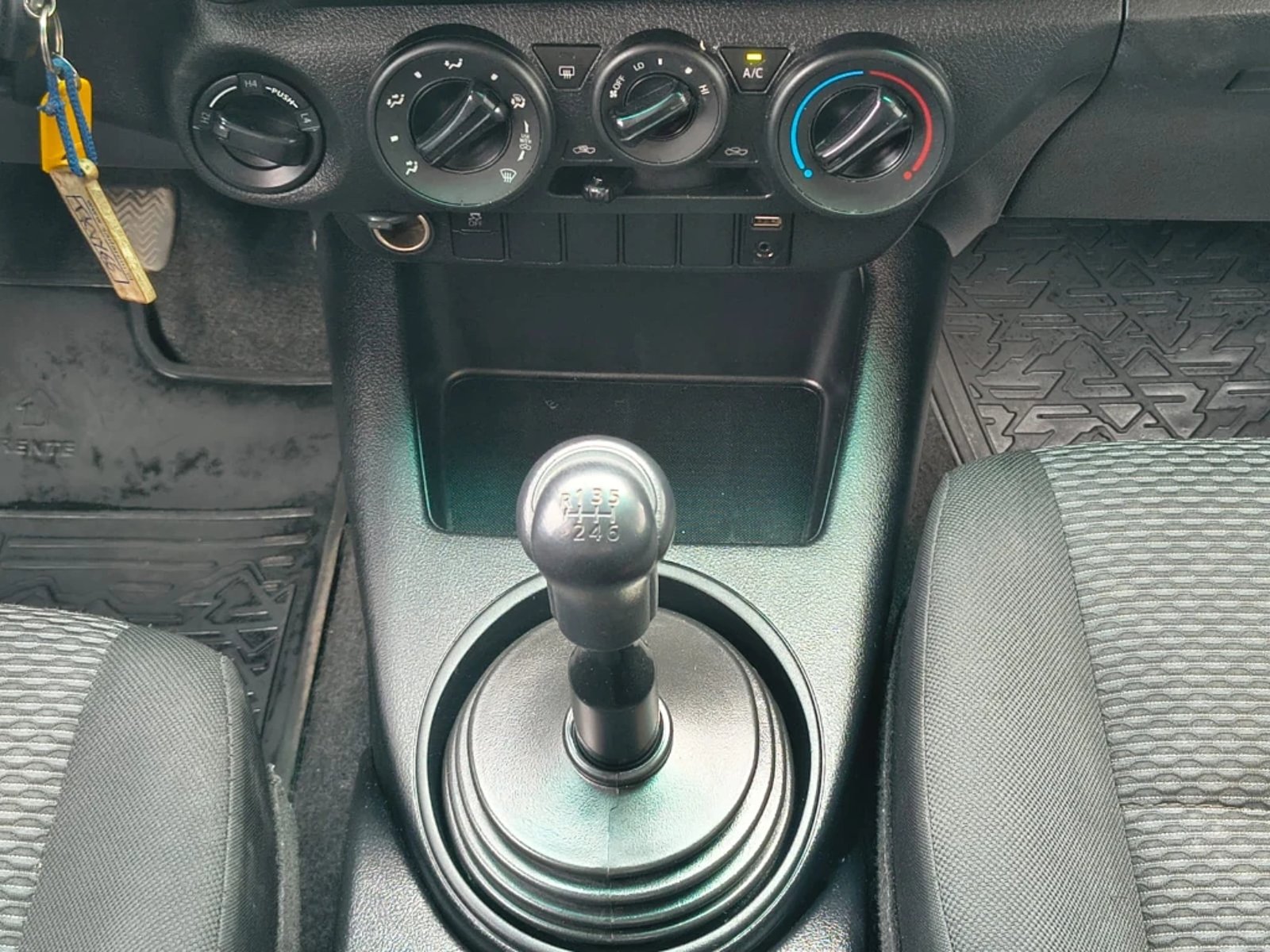 Toyota Hilux 2024 - Imagen 15 de 20