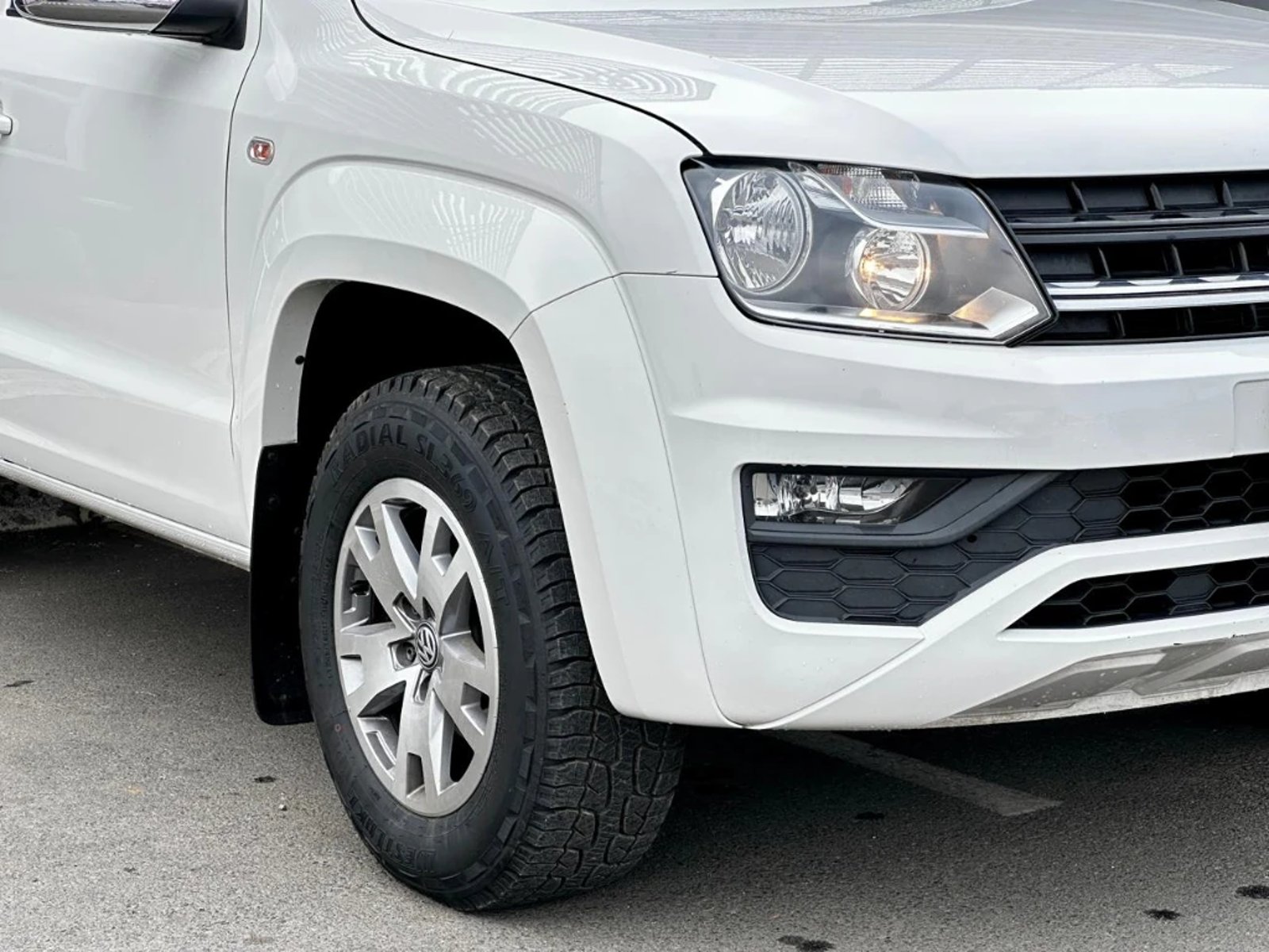 VOLKSWAGEN AMAROK 2022 - Imagen 12 de 20