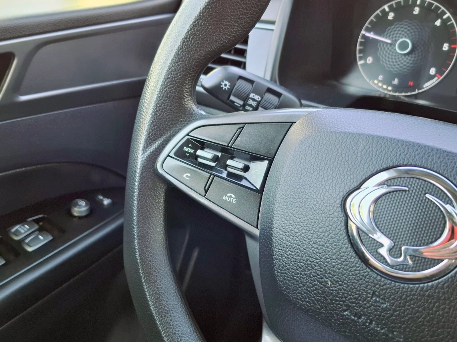 SSANGYONG GRAND MUSSO 2023 - Imagen 16 de 20