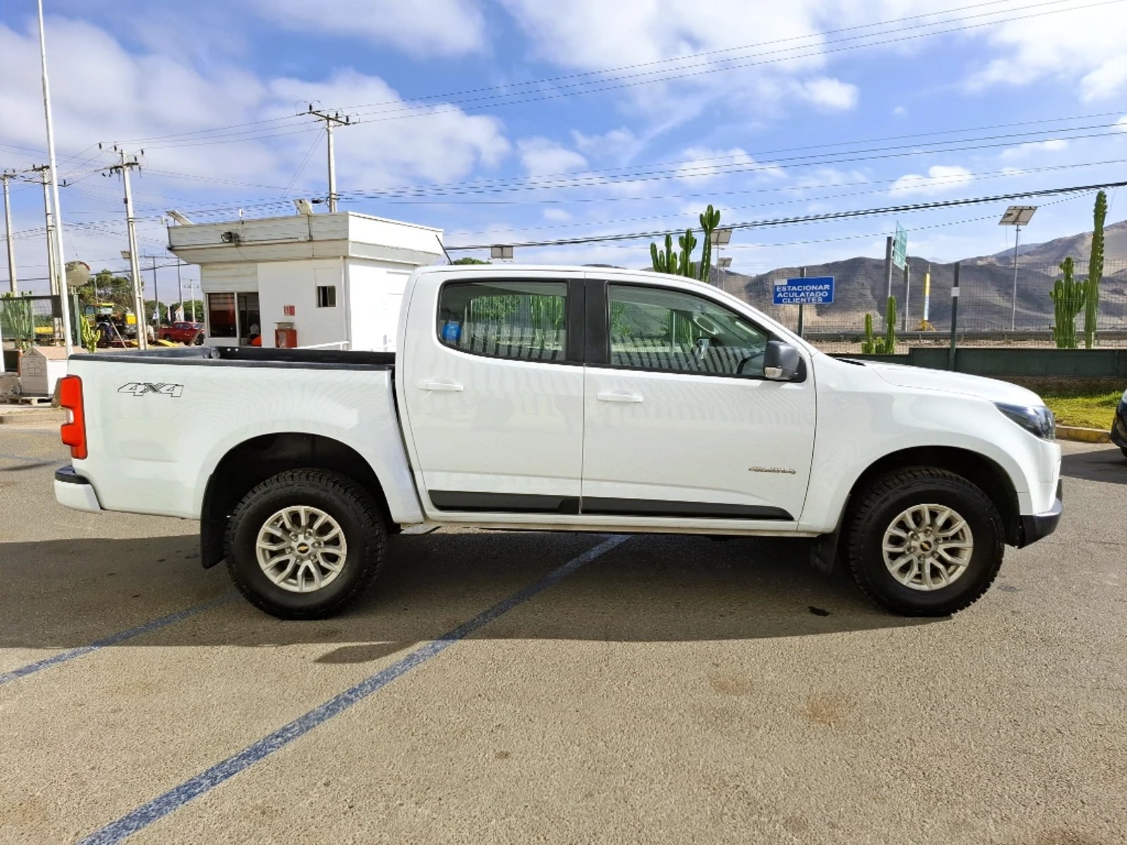 CHEVROLET COLORADO 2023 - Imagen 4 de 20