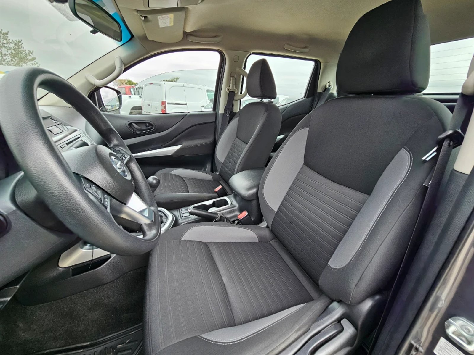 NISSAN NAVARA 2022 - Imagen 18 de 20