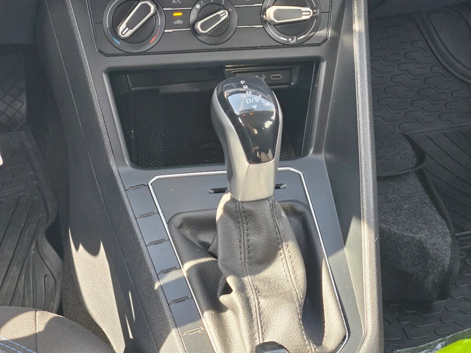 VOLKSWAGEN NIVUS 2023 - Imagen 19 de 20