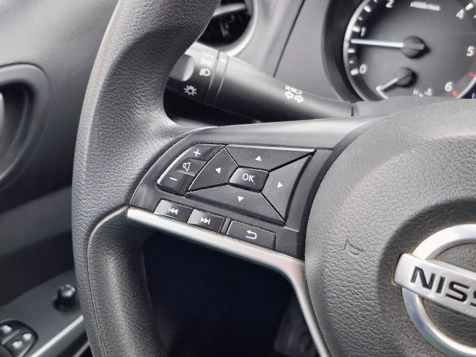 NISSAN NAVARA 2023 - Imagen 14 de 20
