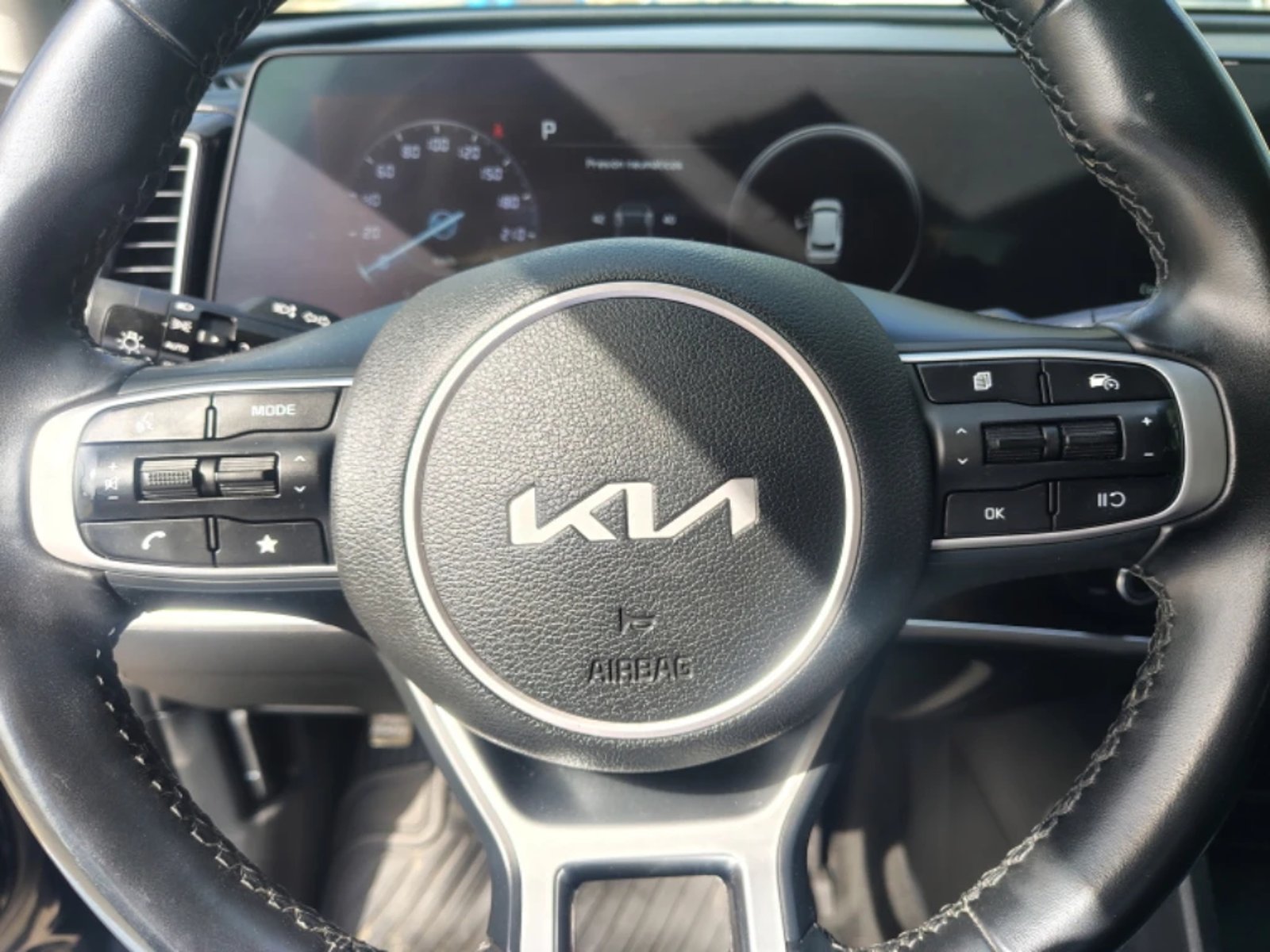 KIA SPORTAGE 2023 - Imagen 17 de 20