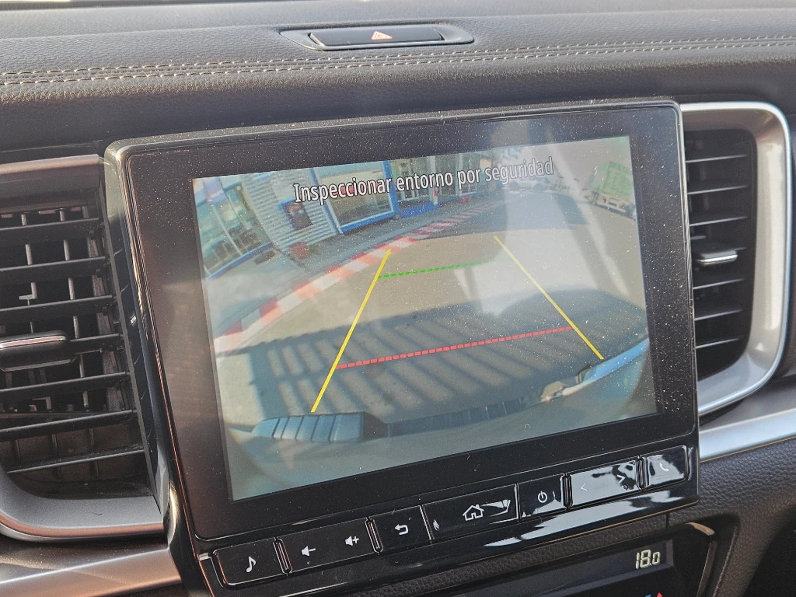 MAZDA BT-50 2023 - Imagen 18 de 20