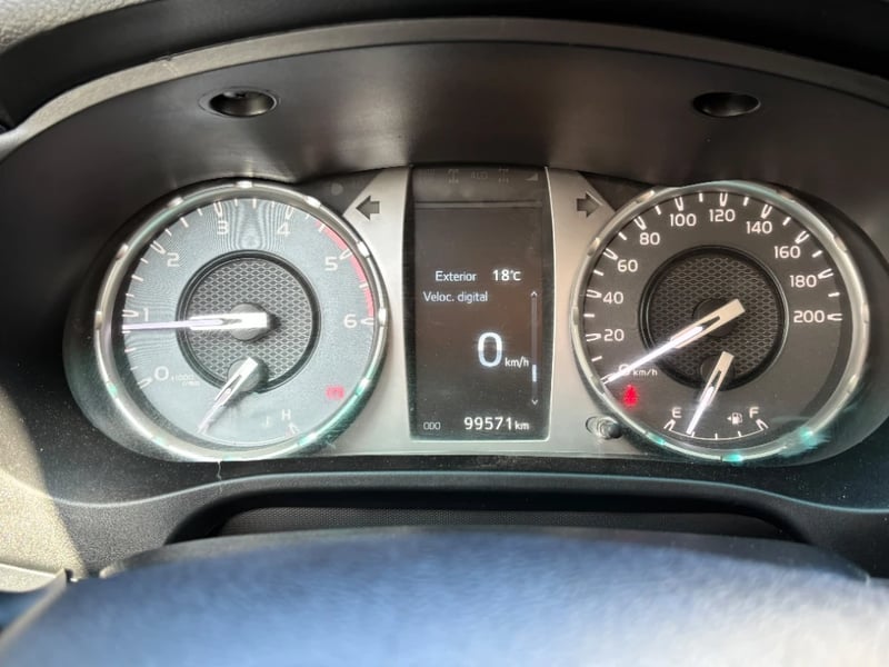 Toyota Hilux 2024 - Imagen 11 de 20