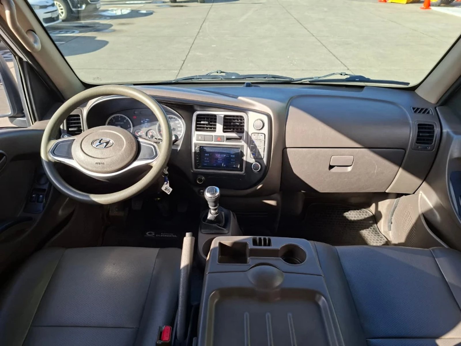 HYUNDAI PORTER 2023 - Imagen 17 de 20