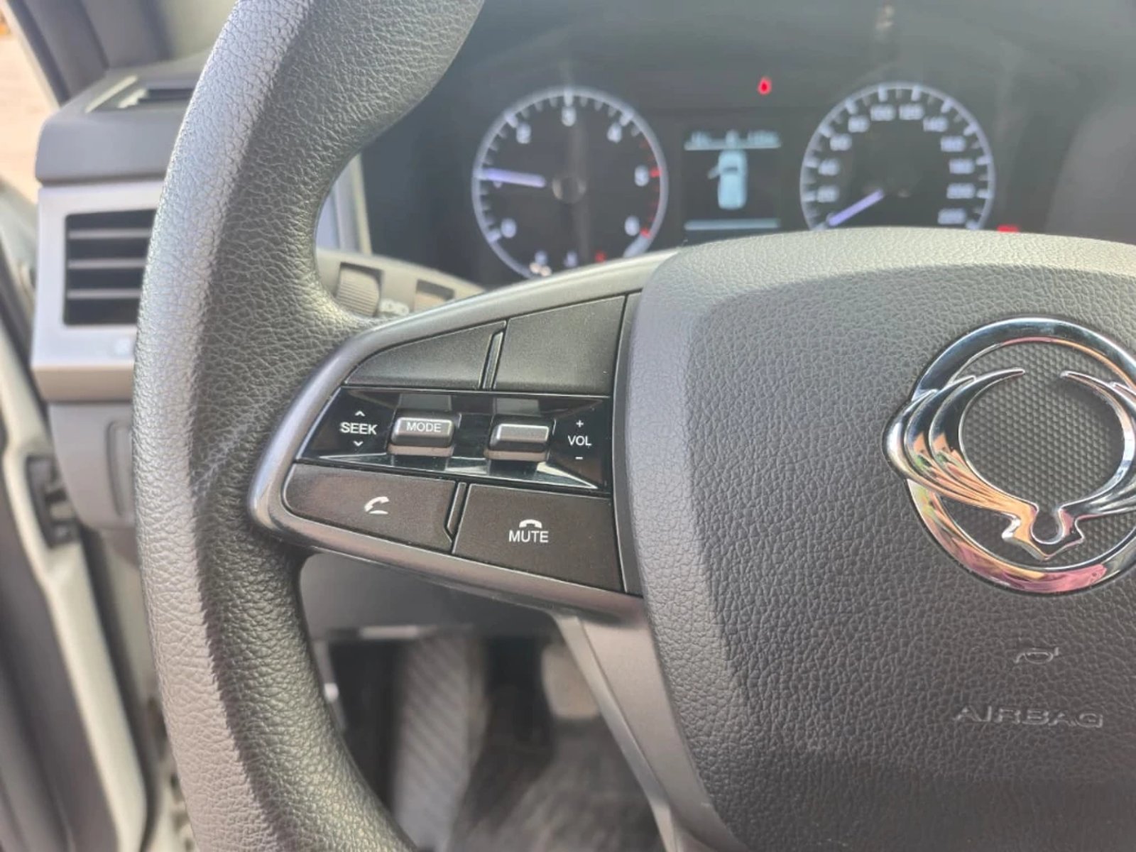 SsangYong Grand musso 2023 - Imagen 18 de 20