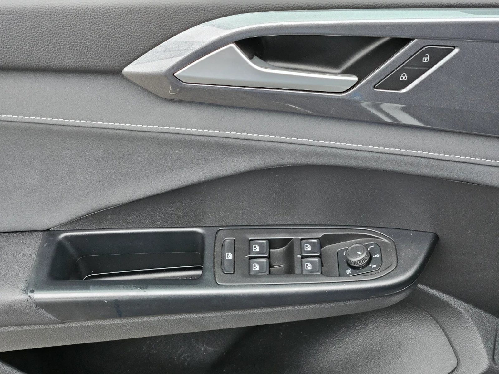 VOLKSWAGEN TAOS 2023 - Imagen 14 de 20