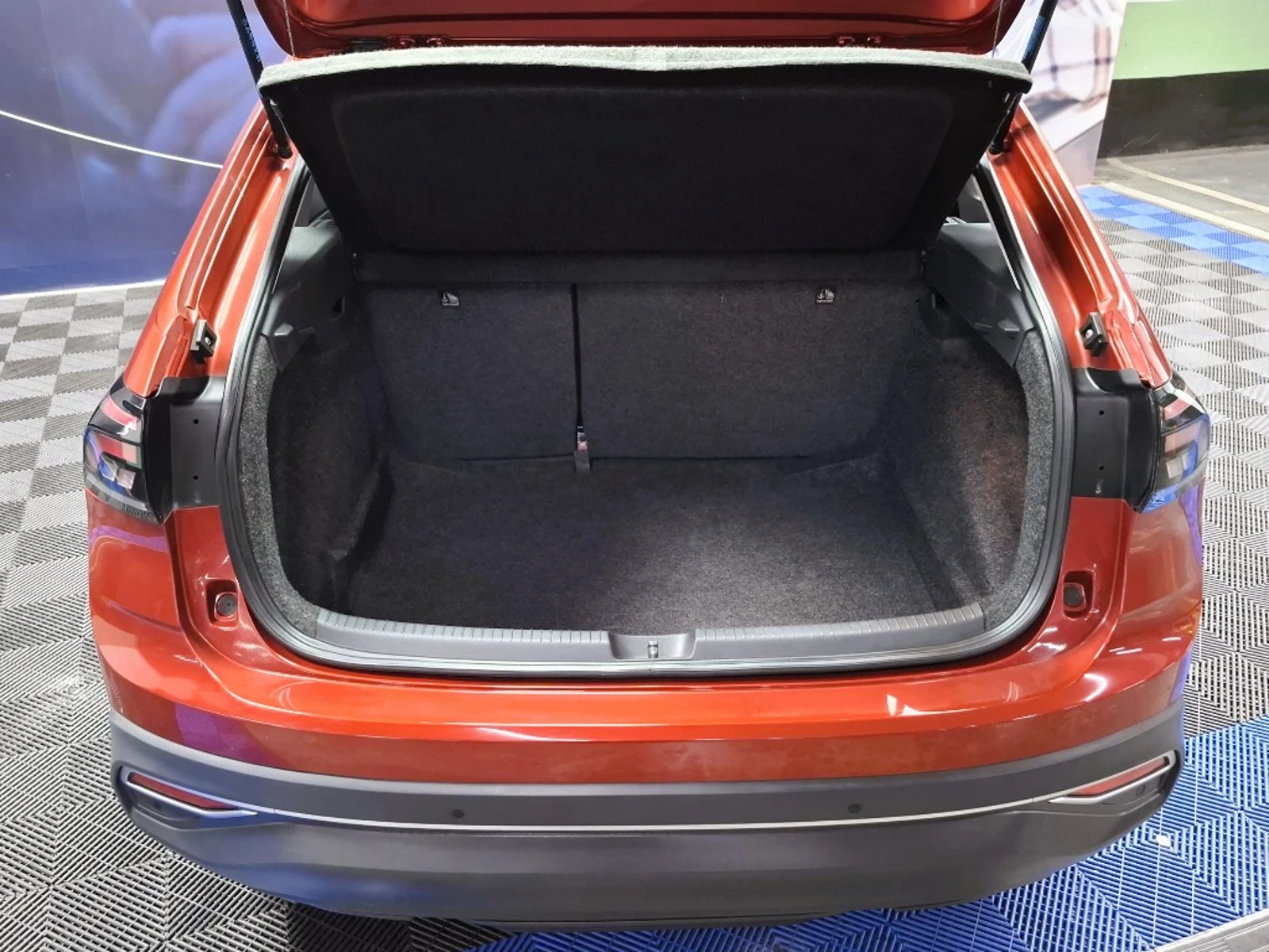 VOLKSWAGEN NIVUS 2024 - Imagen 11 de 20