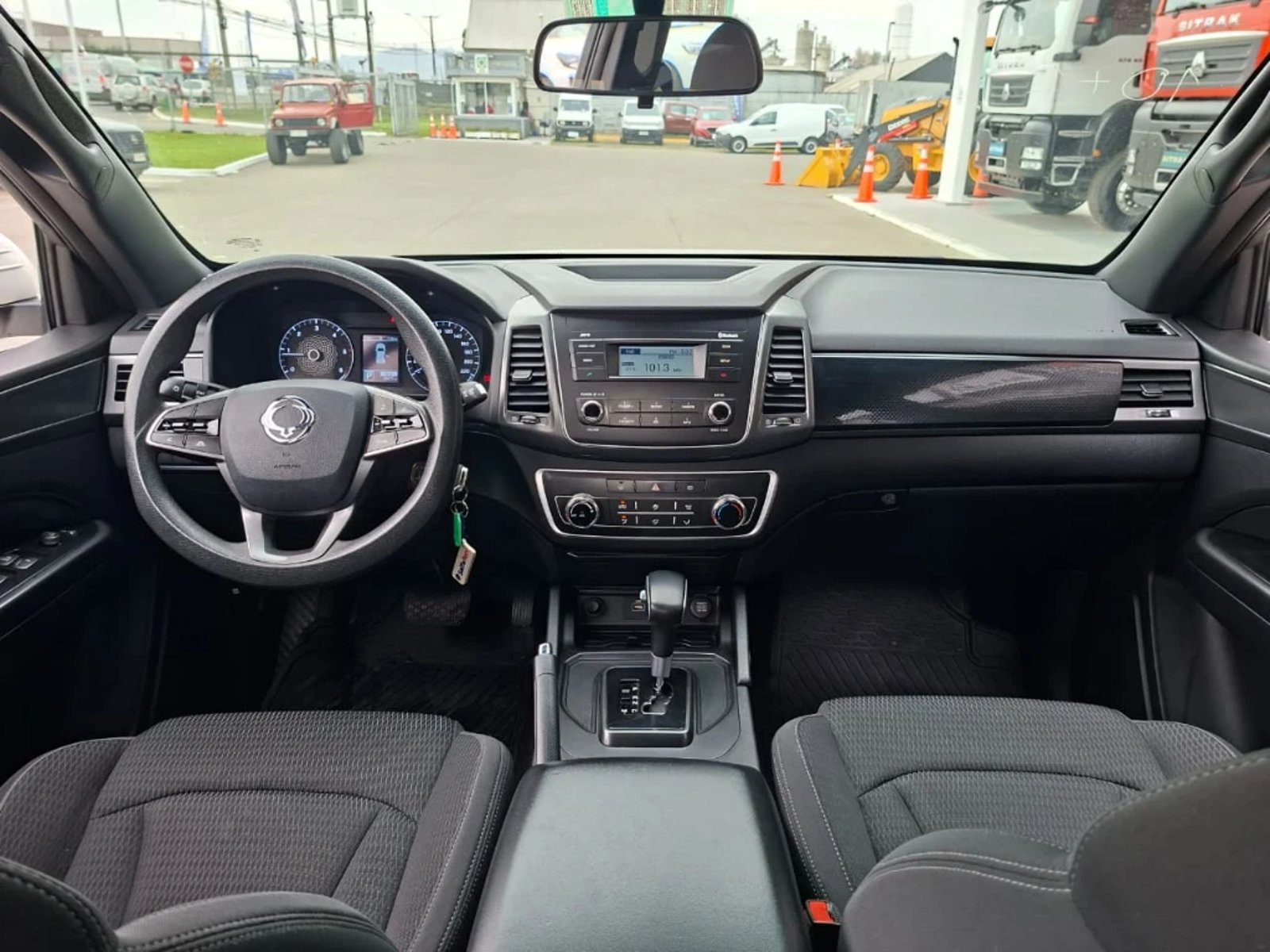 SSANGYONG GRAND MUSSO 2023 - Imagen 15 de 20
