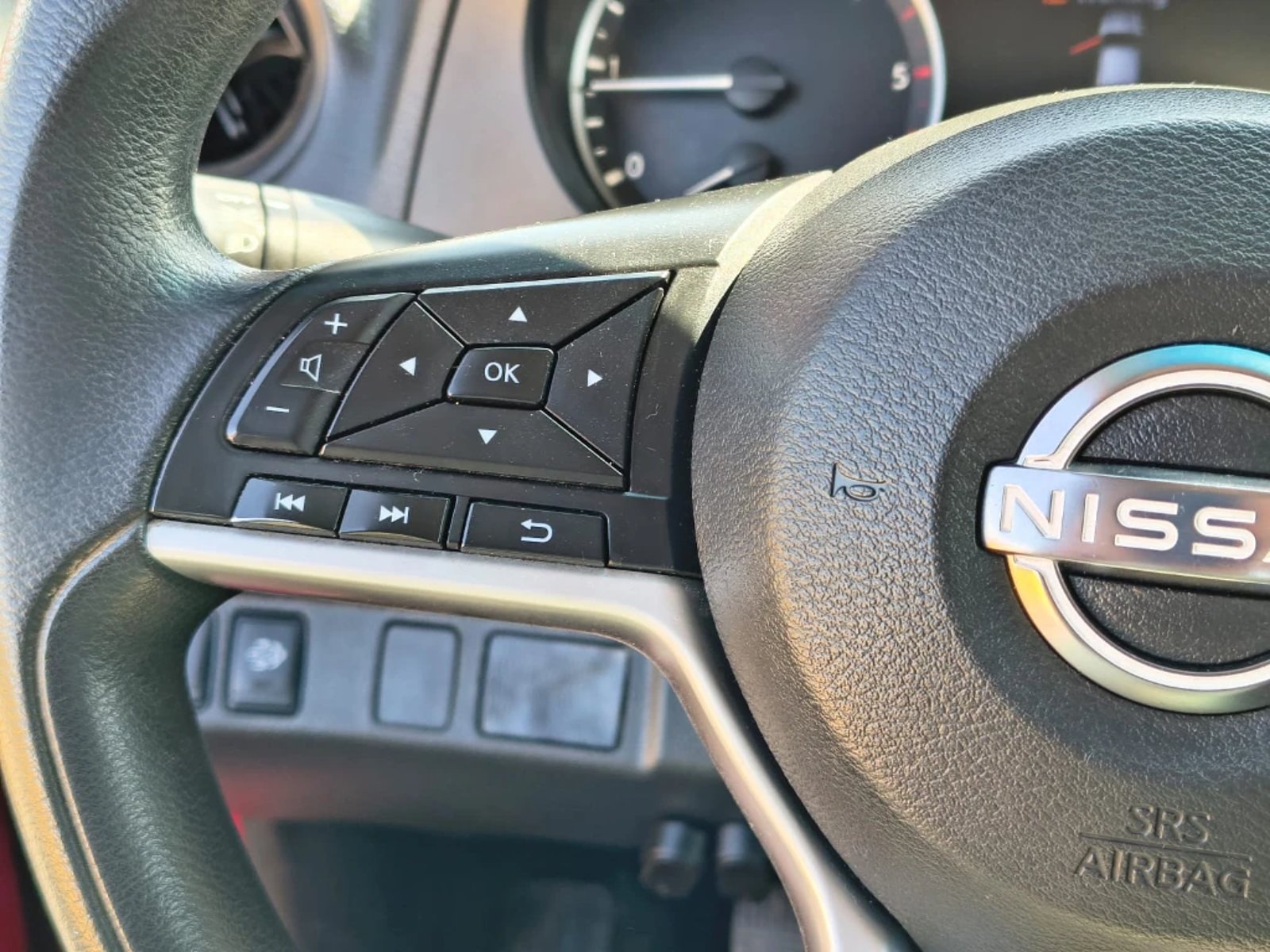NISSAN NAVARA 2023 - Imagen 18 de 20