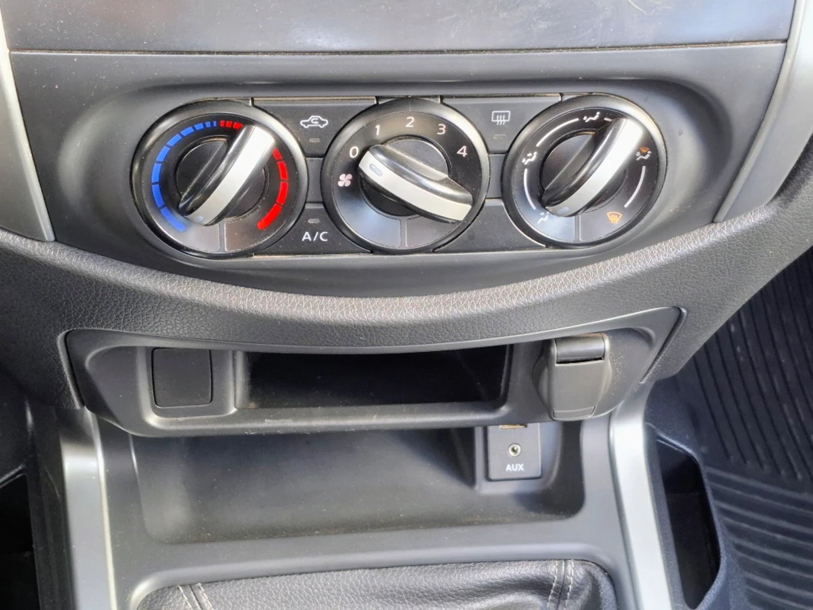 NISSAN NAVARA 2023 - Imagen 17 de 20