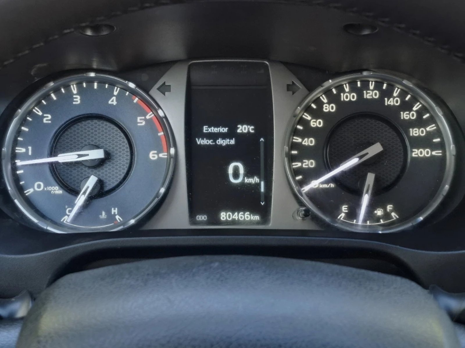 TOYOTA HILUX 2023 - Imagen 16 de 20