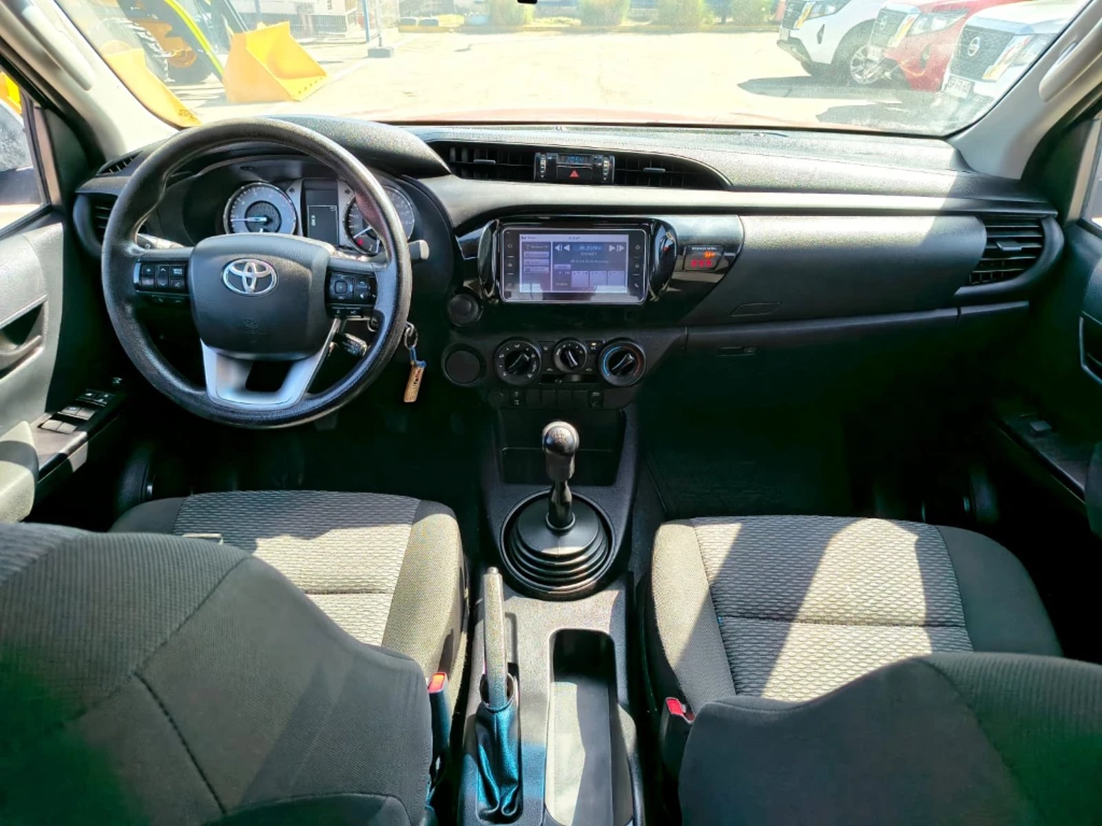 TOYOTA HILUX 2022 - Imagen 16 de 20