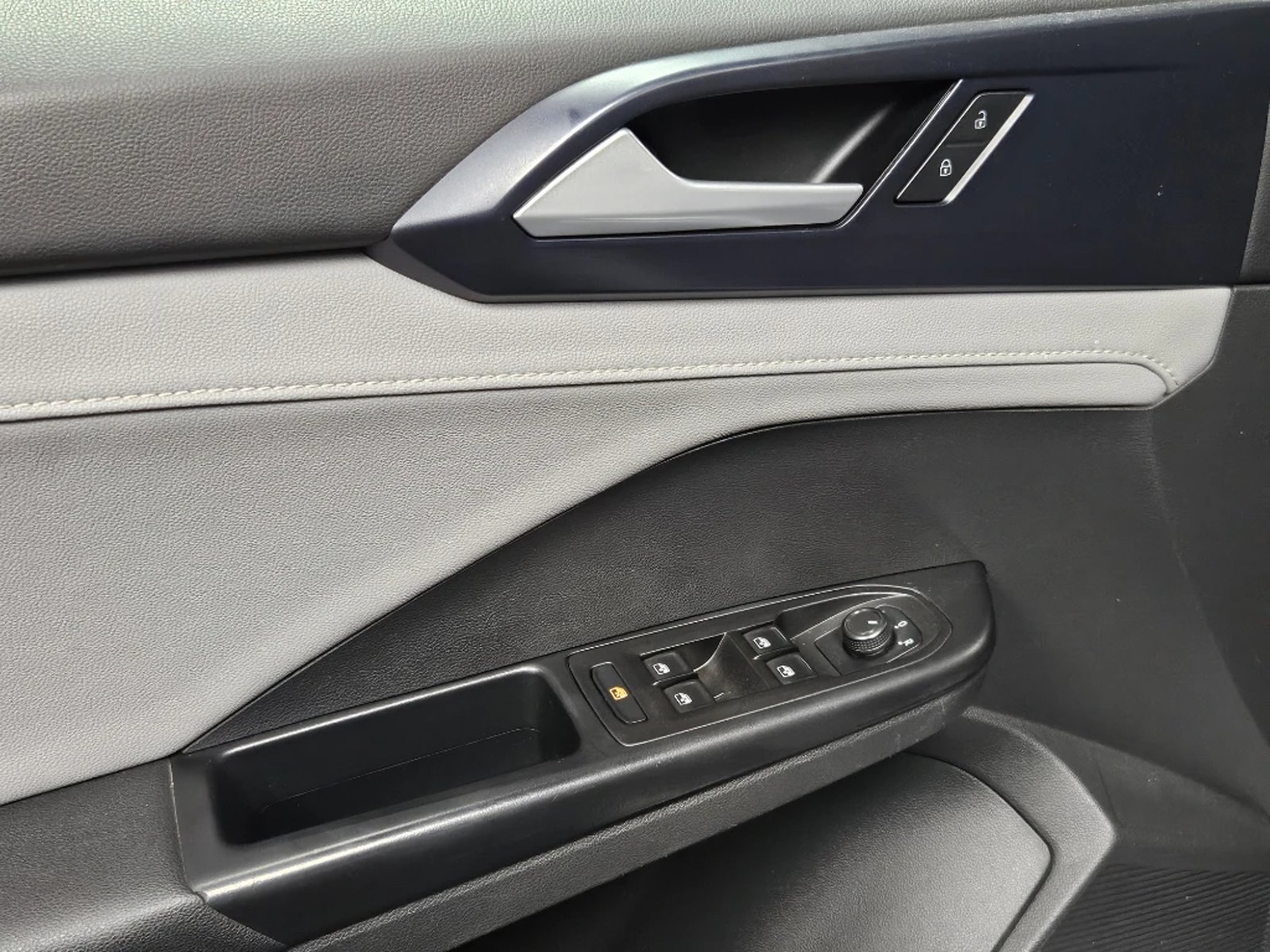 VOLKSWAGEN TAOS 2022 - Imagen 14 de 20