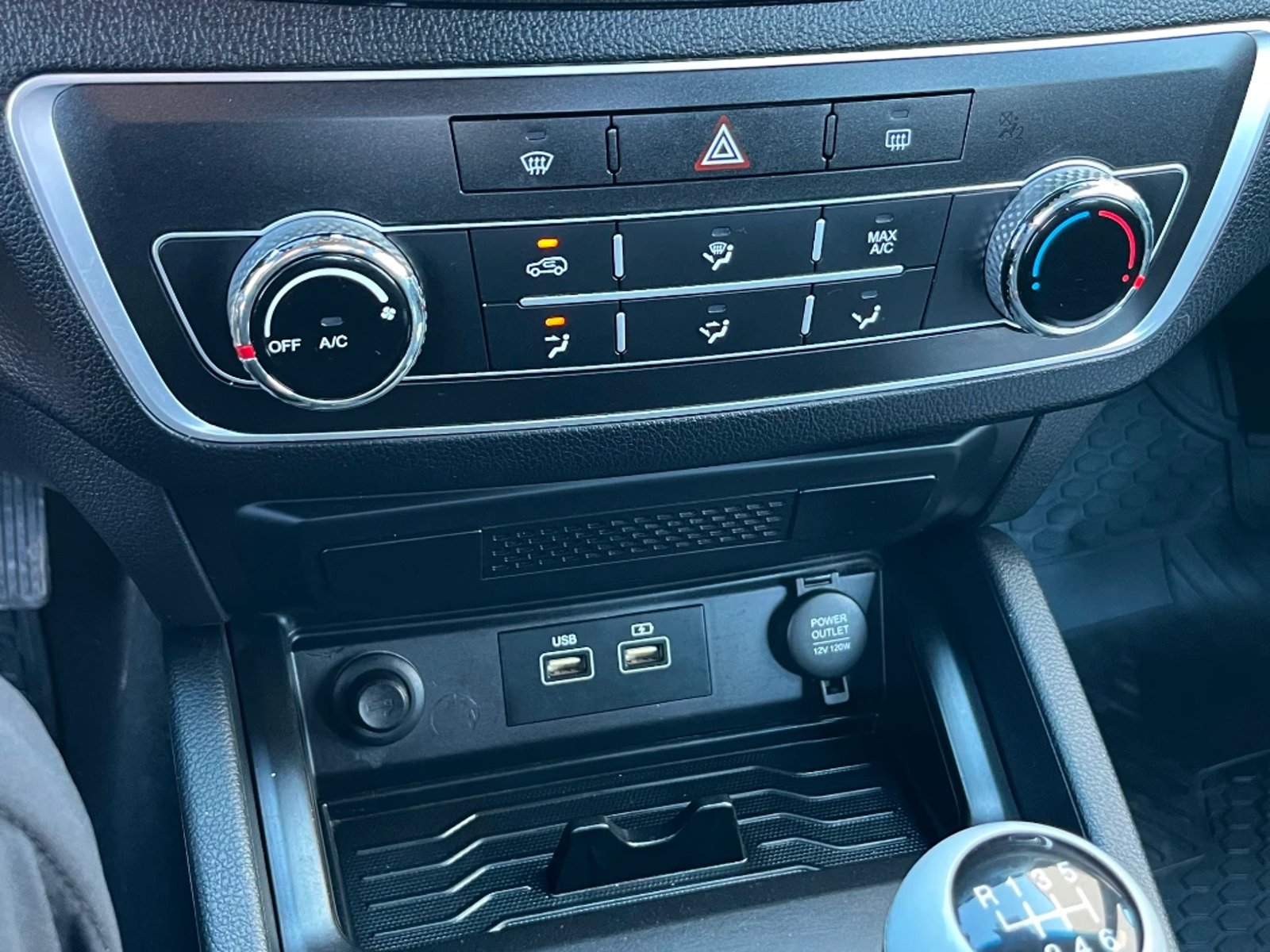 SsangYong Grand musso 2023 - Imagen 15 de 20