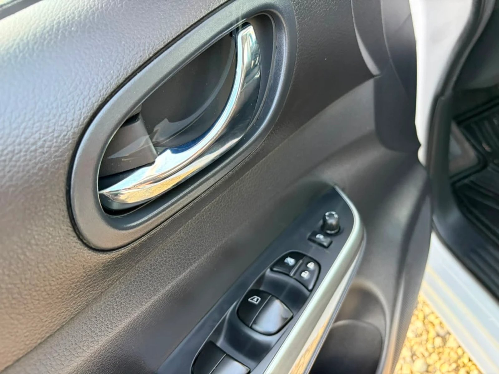Nissan Navara 2023 - Imagen 15 de 20
