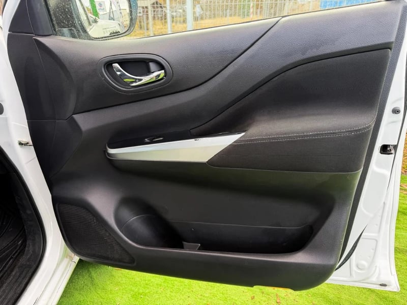 Nissan Navara 2023 - Imagen 16 de 18