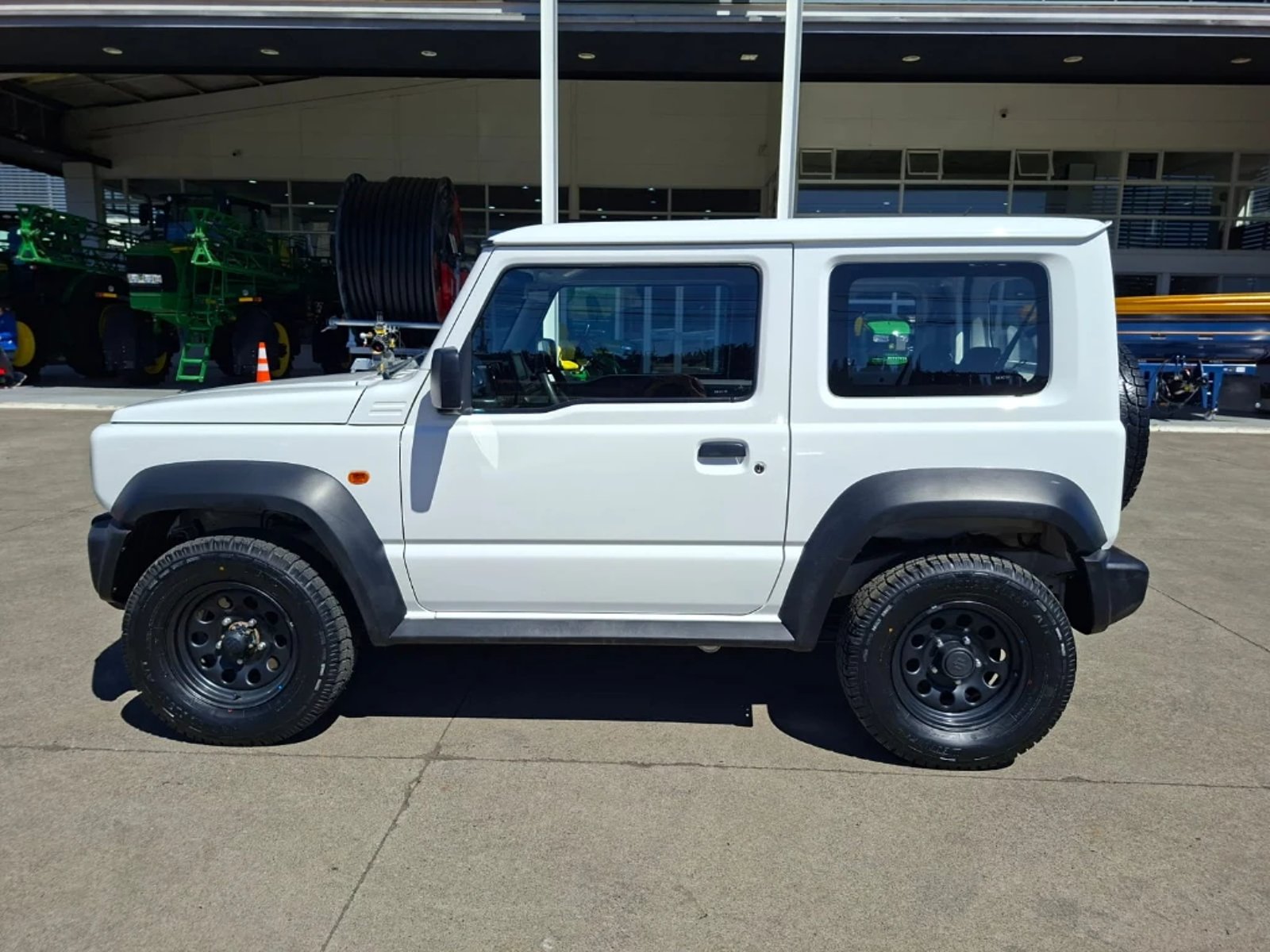 SUZUKI JIMNY 2023 - Imagen 9 de 20