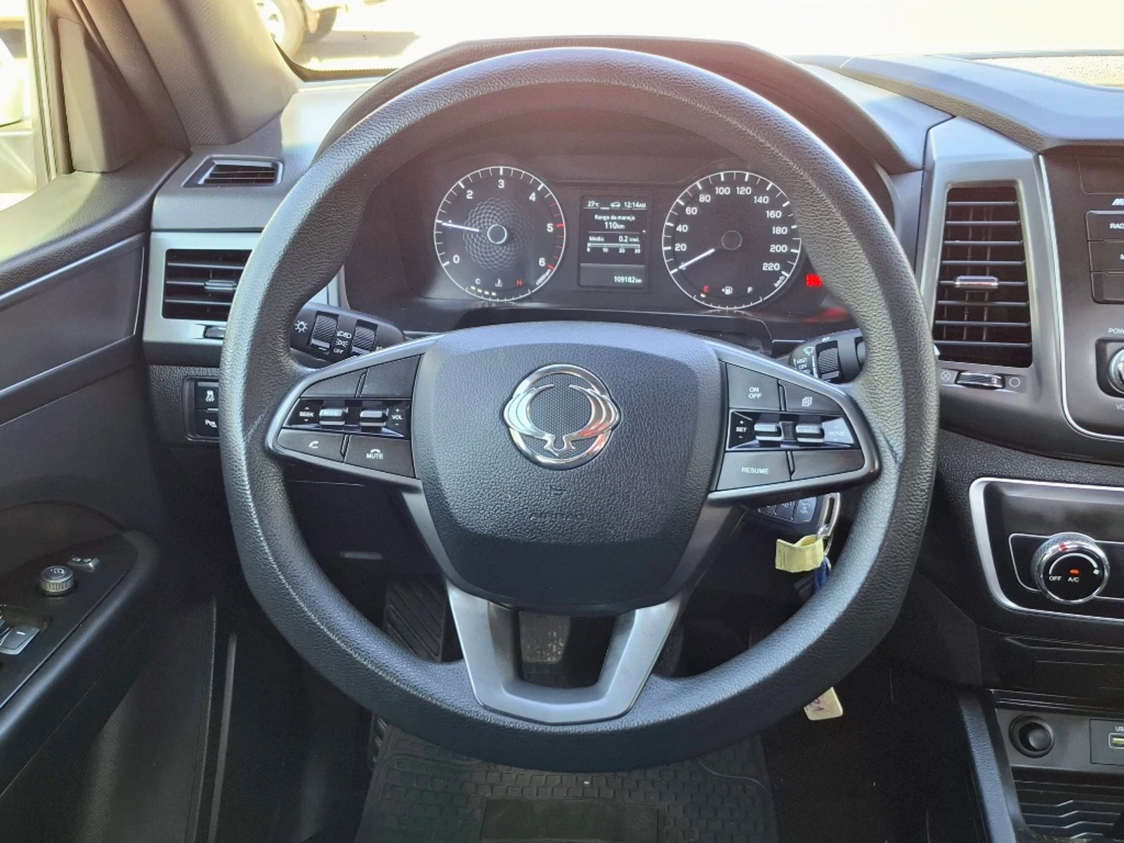 SSANGYONG GRAND MUSSO 2023 - Imagen 15 de 20