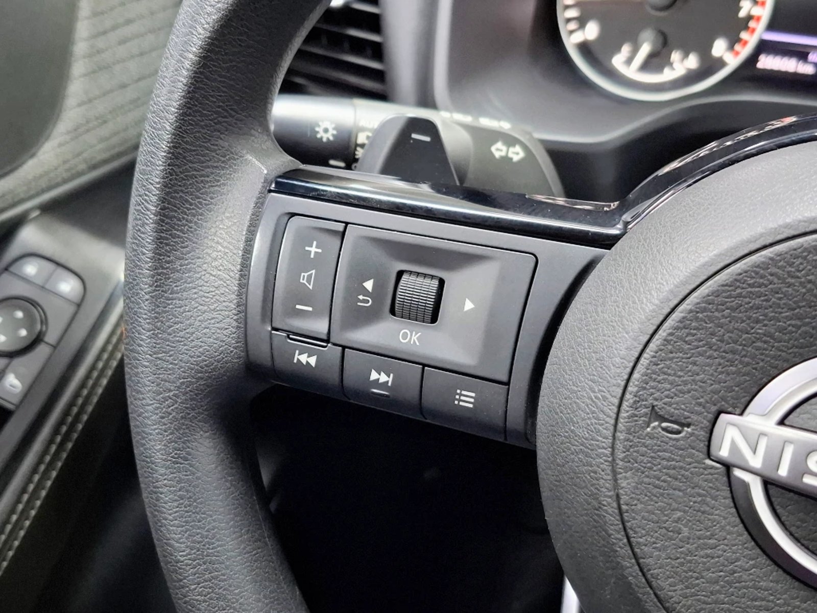 NISSAN X-TRAIL 2023 - Imagen 14 de 20