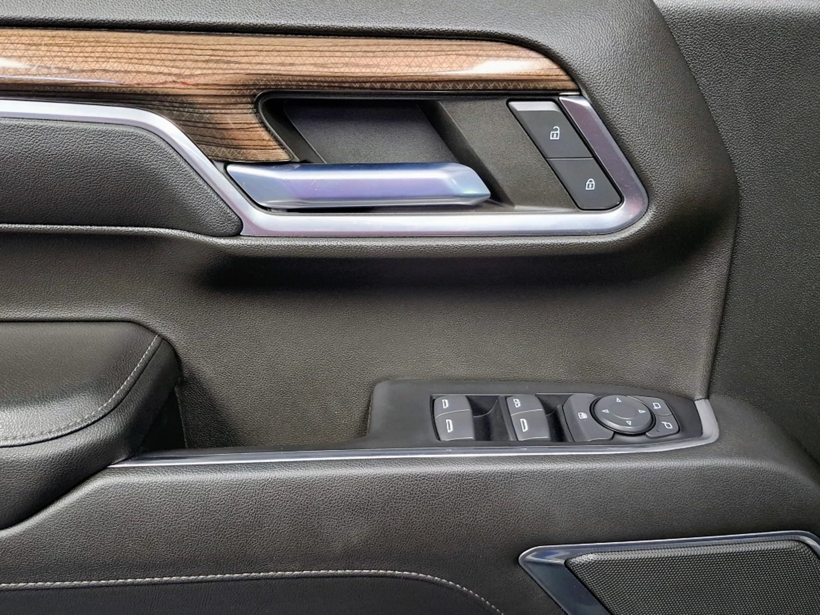 CHEVROLET SILVERADO 2023 - Imagen 13 de 20