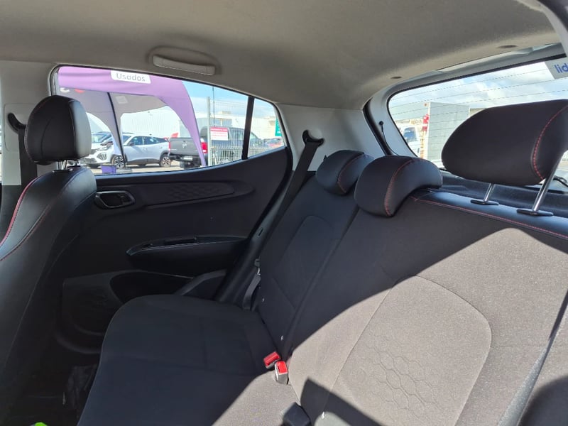 Hyundai Grand i10 2023 - Imagen 18 de 20