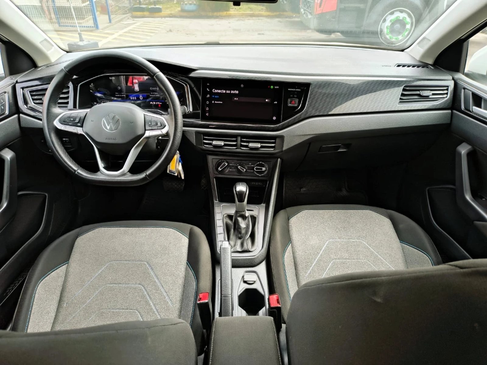 VOLKSWAGEN VIRTUS 2024 - Imagen 12 de 20