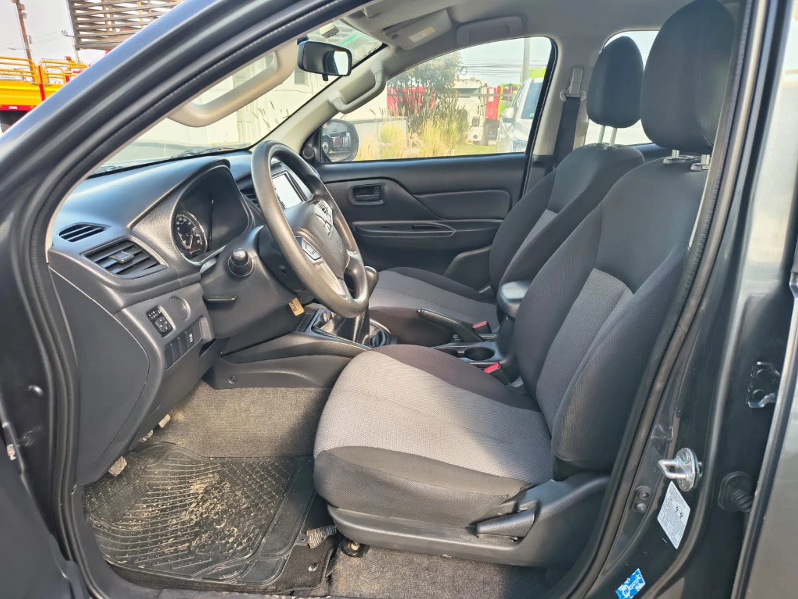 Mitsubishi L200 2023 - Imagen 18 de 20