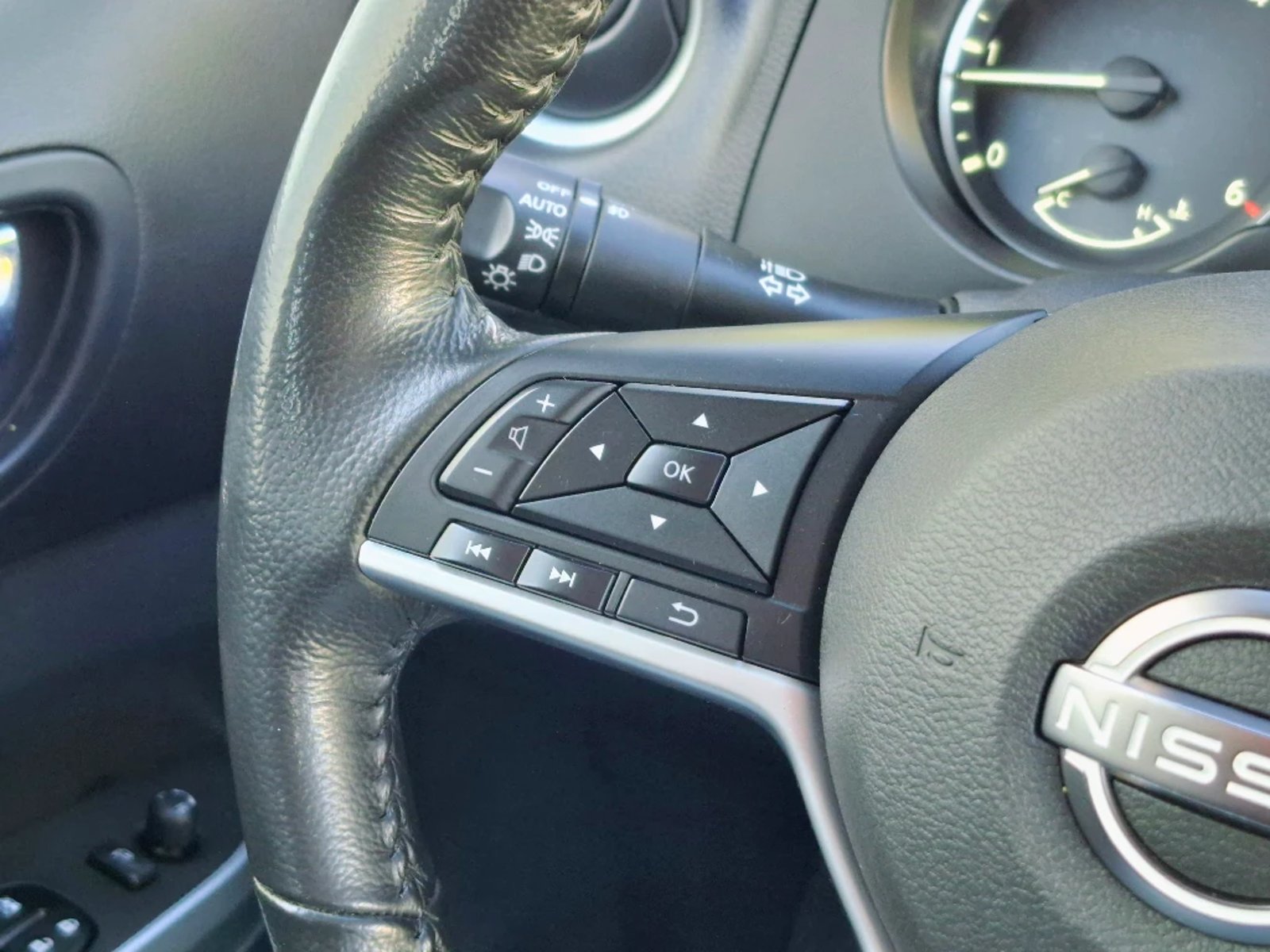 NISSAN NAVARA 2023 - Imagen 14 de 20