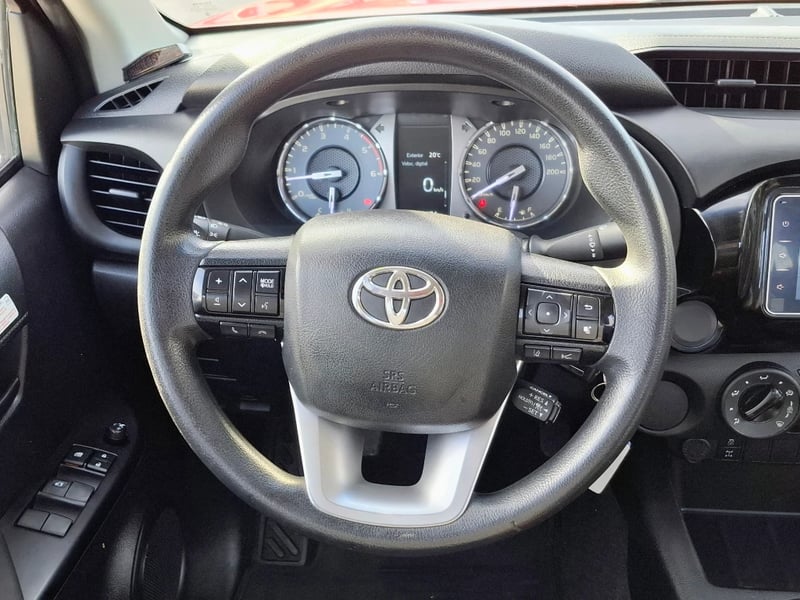 Toyota Hilux 2023 - Imagen 13 de 20