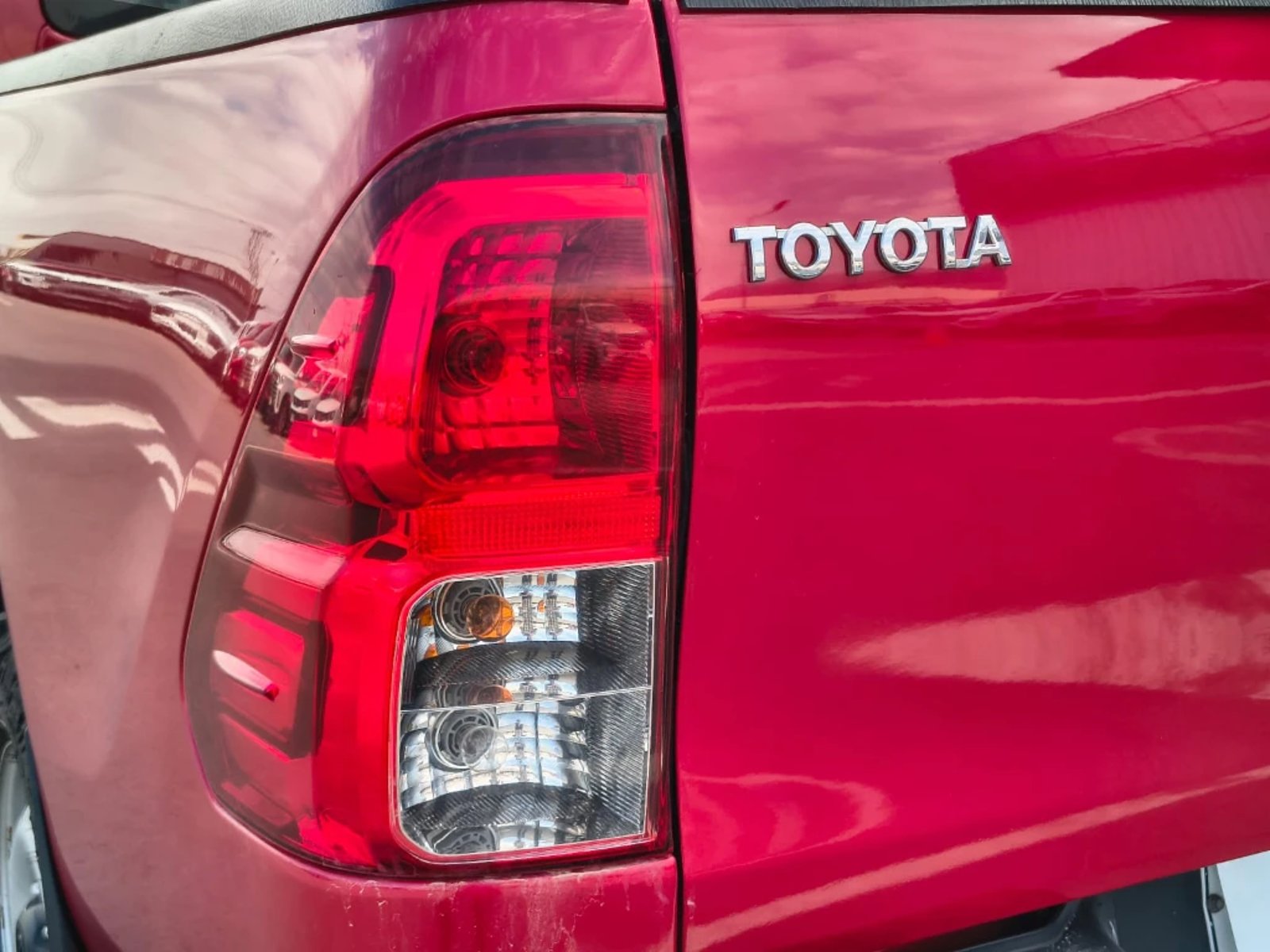 Toyota Hilux 2024 - Imagen 8 de 20