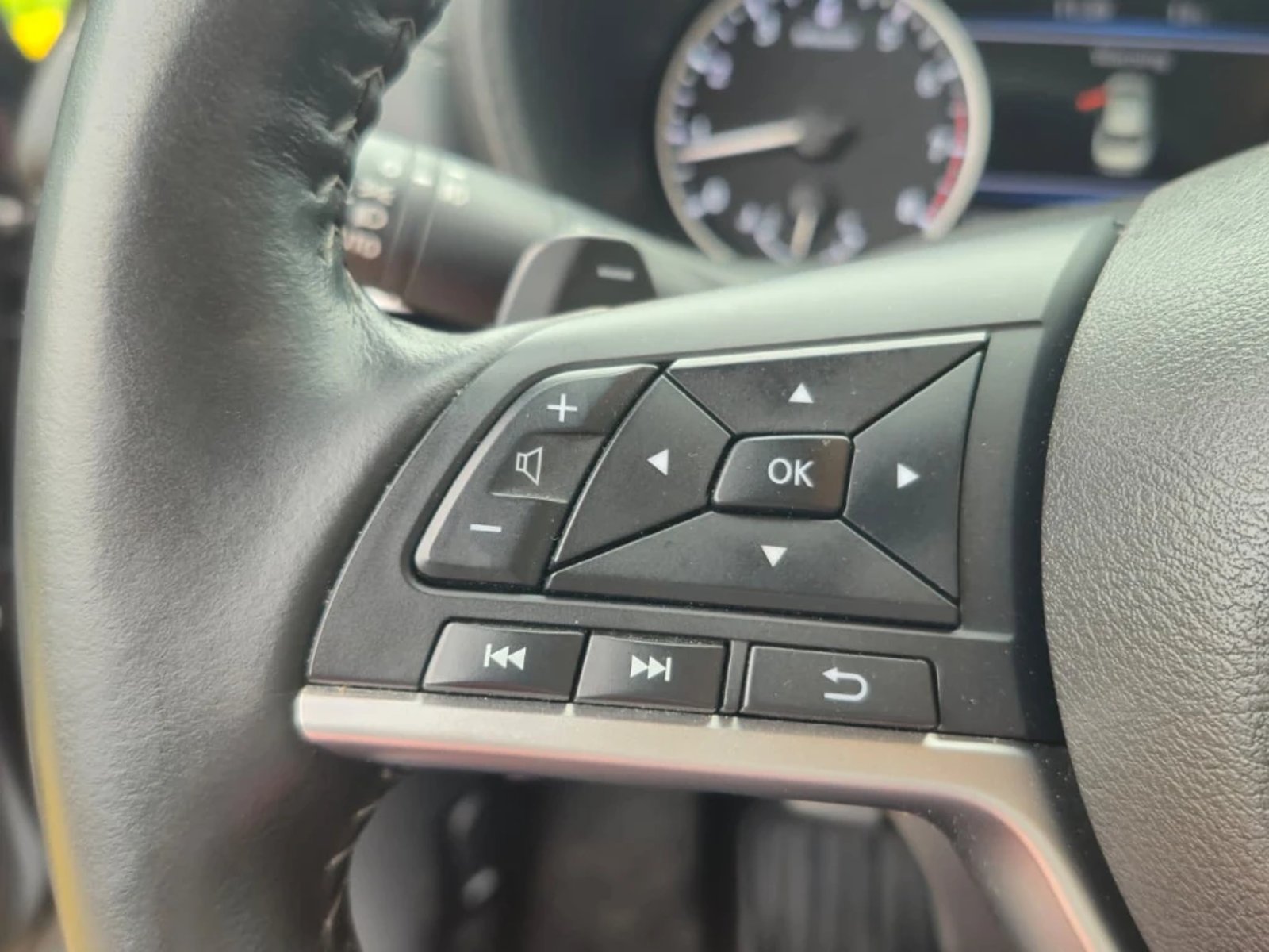 NISSAN SENTRA 2023 - Imagen 18 de 20